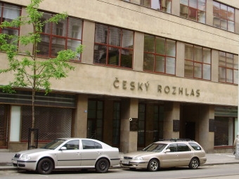 Budova Českého rozhlasu v Praze na Vinohradech.